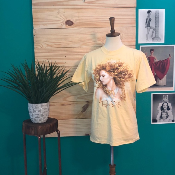 Taylor Swift Fearless Pale Yellow Tour 